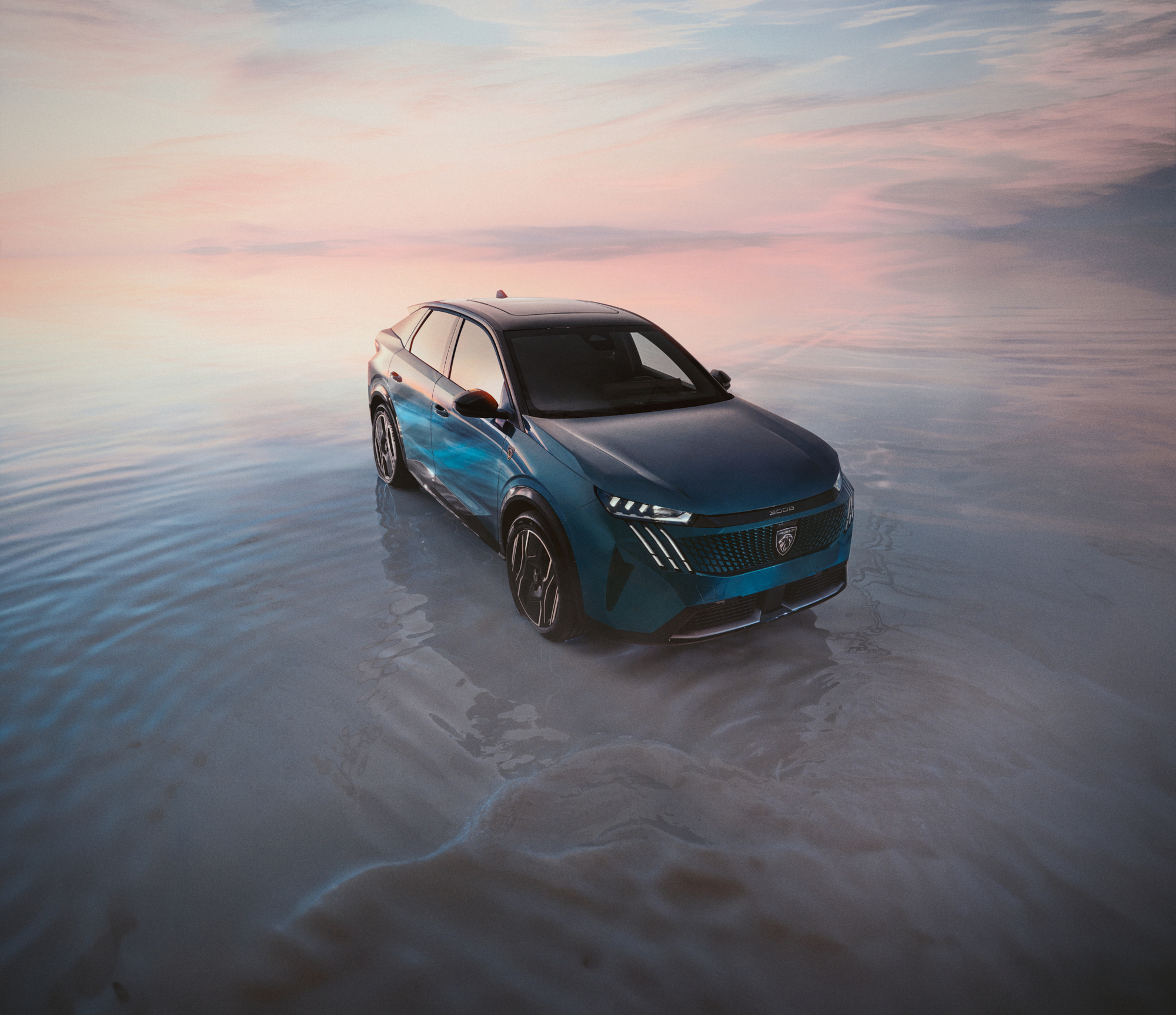 Peugeot E-3008 — photograph 02
