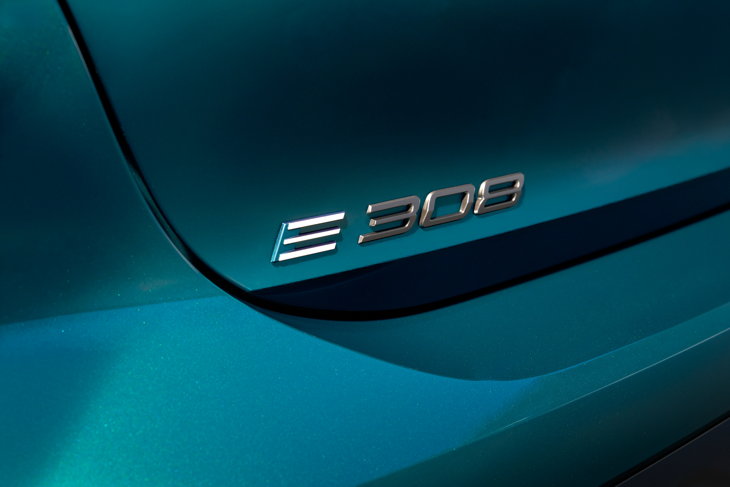 Peugeot E-308 — photograph 07