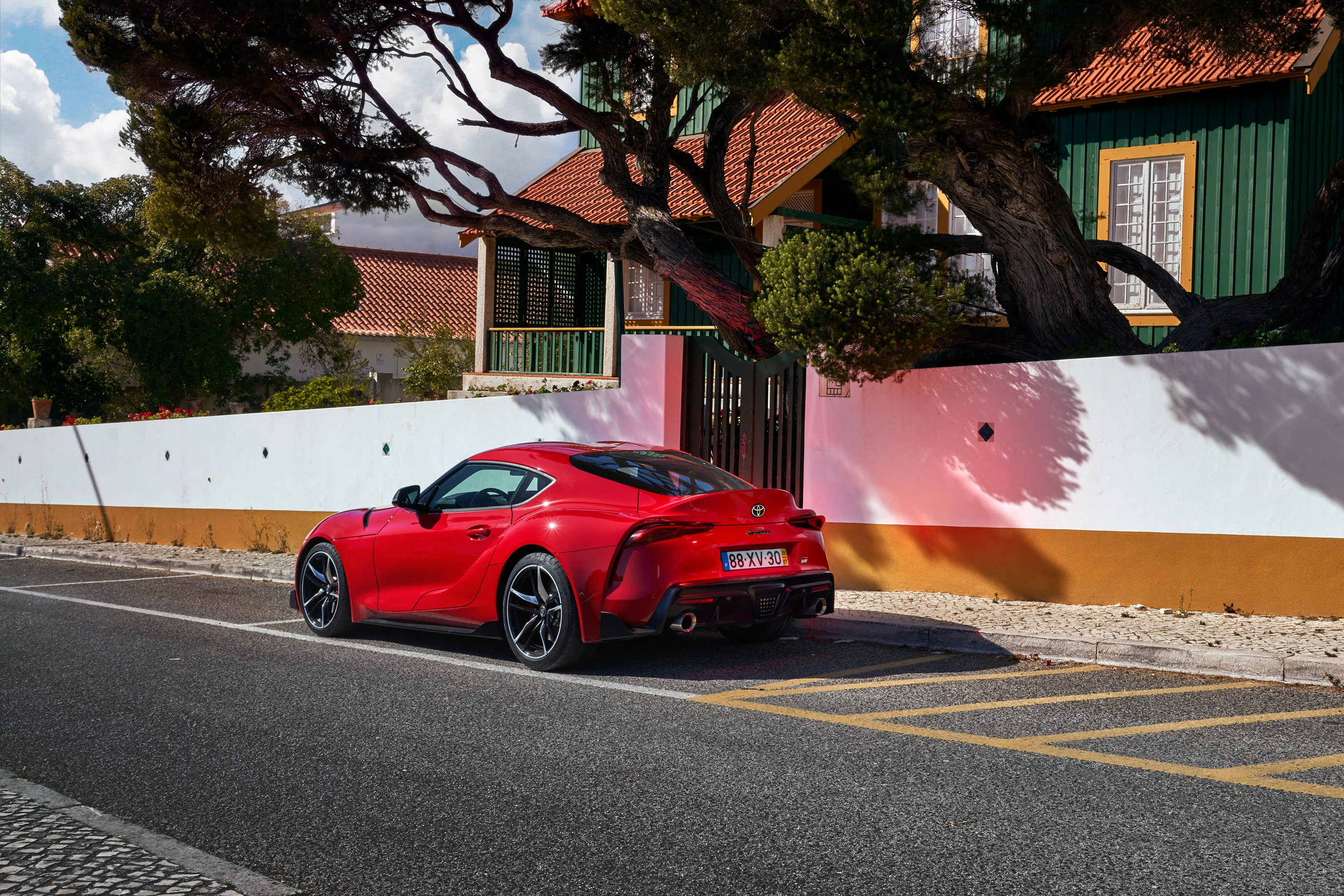 Toyota Supra — photograph 02